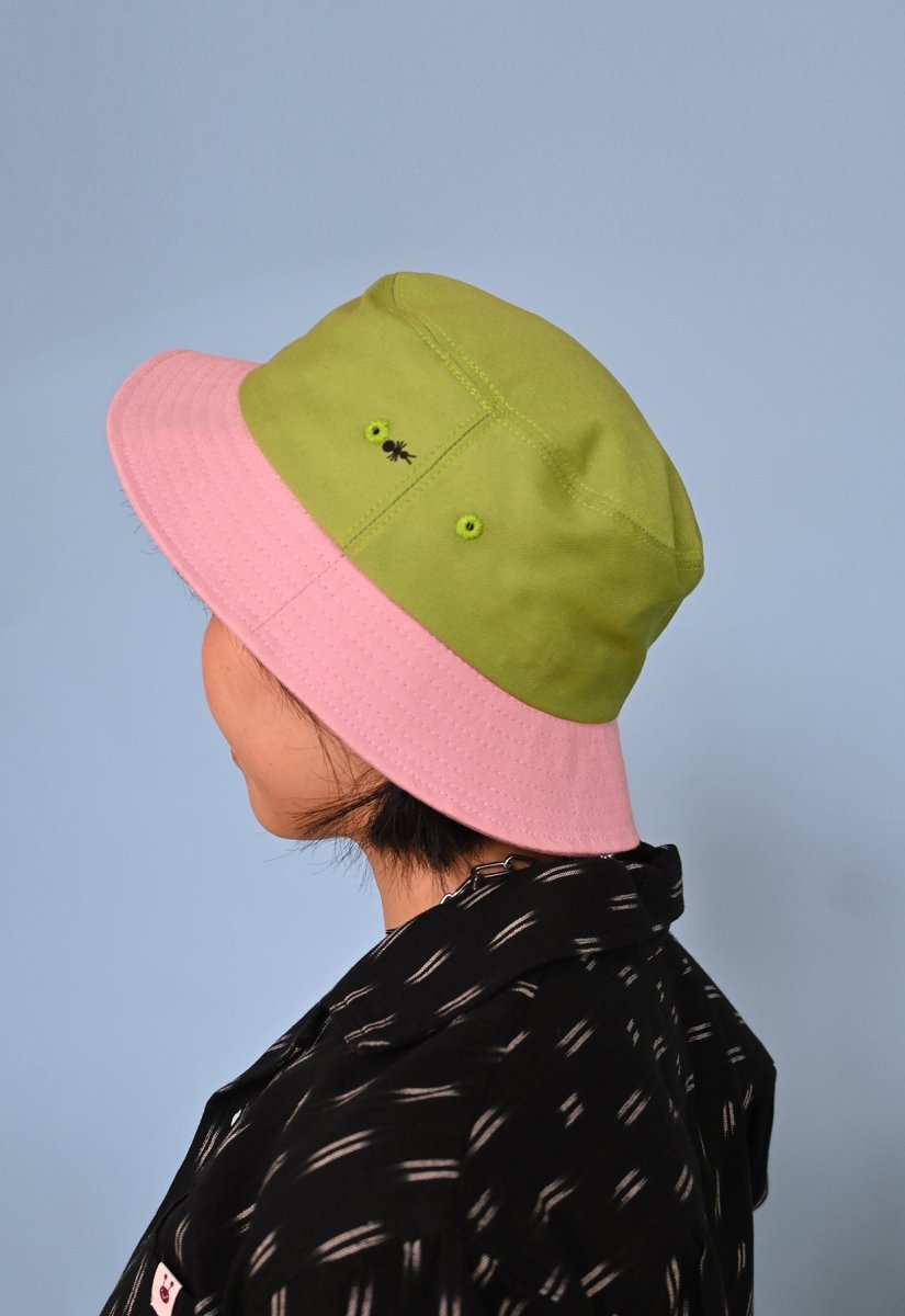 HO HOS HOLE IN THE WALL - "Ants on Your Hat" bucket hat ▲Green▼Pink colorway combo